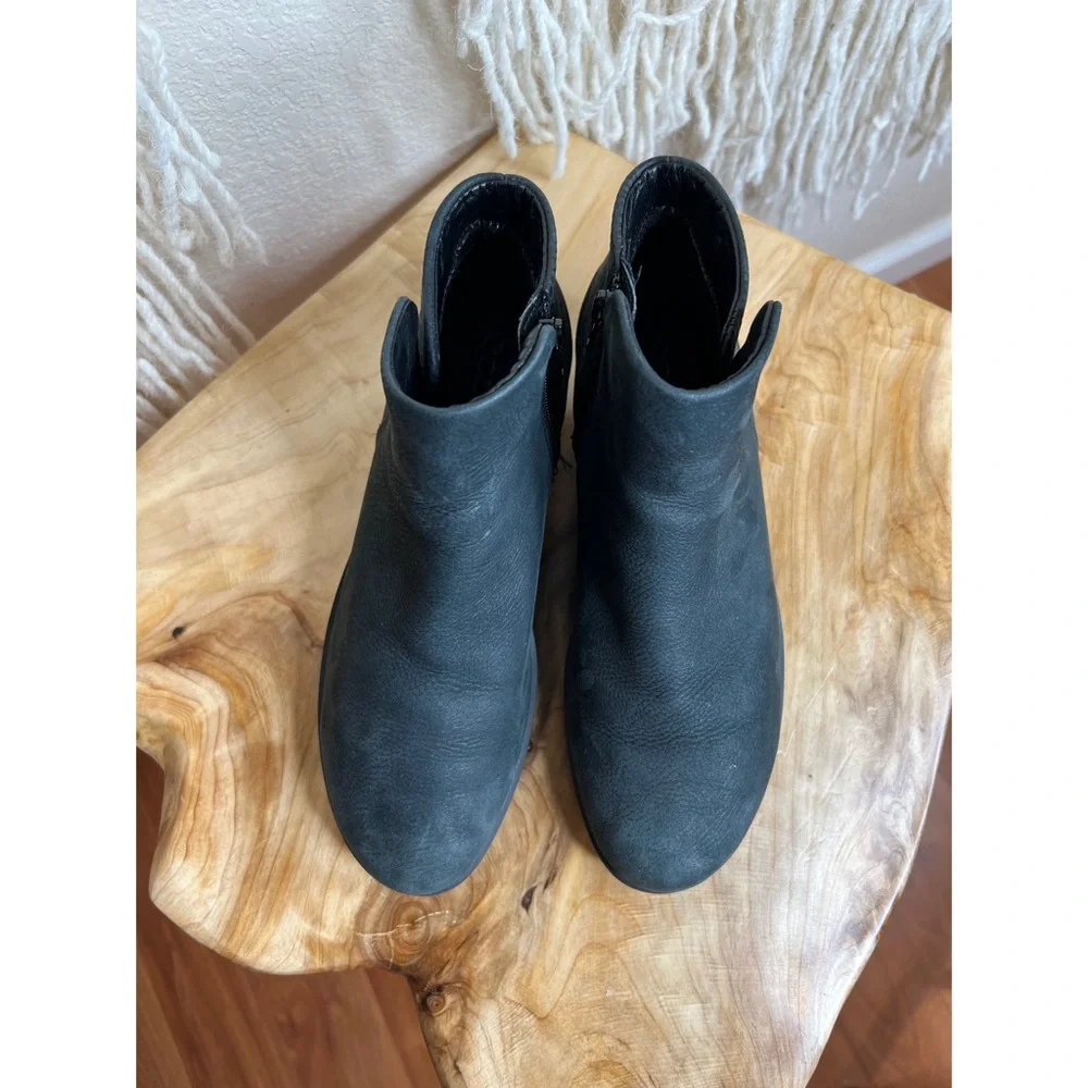 🚫SOLD🚫Ecco Wedge Booties Black - Women's EU 38- US 7.5-8 - Picture 2 of 11